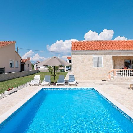 Villa Stone House With Pool Nin Dış mekan fotoğraf